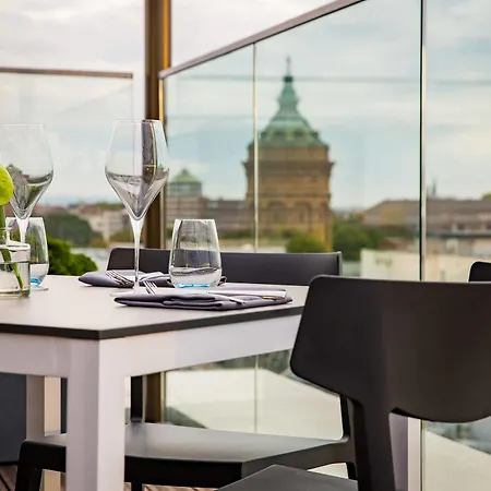 Radisson Blu Hotel, 4* MHG