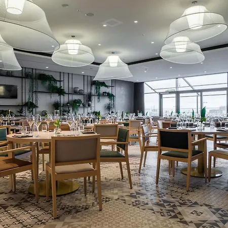 Radisson Blu Hotel, 4* MHG